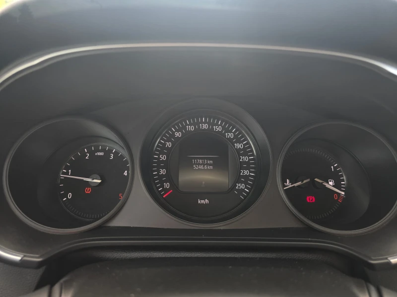 Renault Megane 1.5 dCi, снимка 11 - Автомобили и джипове - 50607753