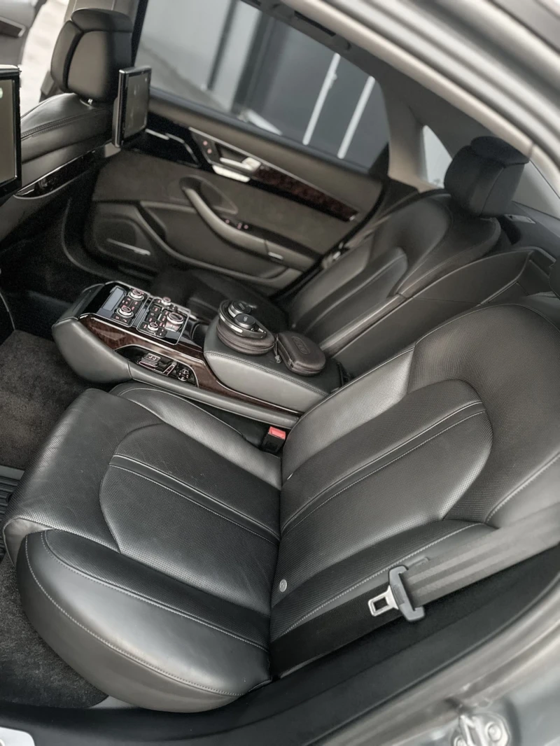 Audi A8 Long 4.2 TDI V8 - 2015 г. Quattro, Full Extras, снимка 13 - Автомобили и джипове - 52498480