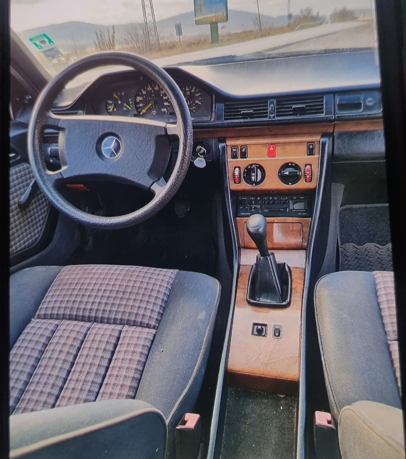 Mercedes-Benz 124 Седан - 3790 лв. - 37423643 | Car24.bg