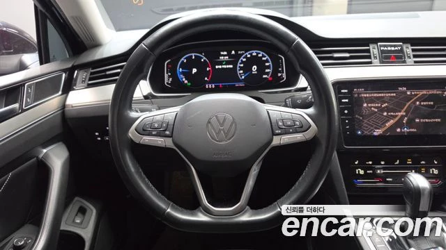 VW Passat 2.0TDI | DIGITAL| DIST| КАМЕРА| ПОДГРЕВ| АЛКАНТАРА, снимка 6 - Автомобили и джипове - 55920269