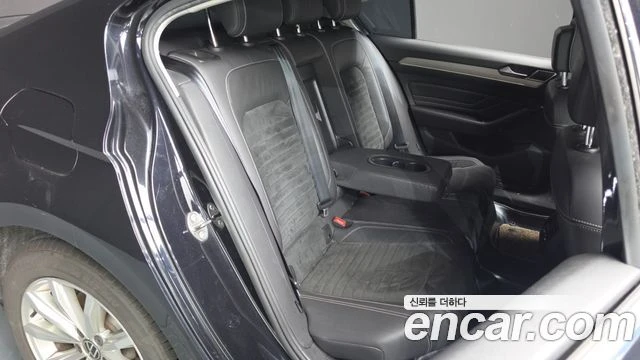 VW Passat 2.0TDI | DIGITAL| DIST| КАМЕРА| ПОДГРЕВ| АЛКАНТАРА, снимка 11 - Автомобили и джипове - 55920269