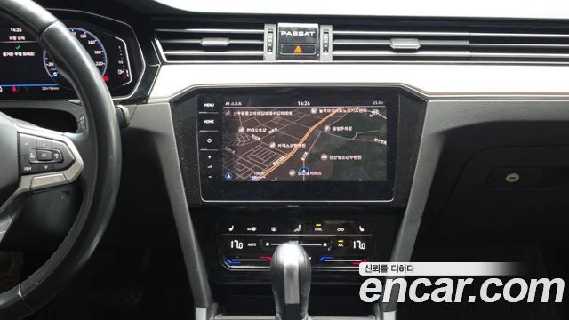 VW Passat 2.0TDI | DIGITAL| DIST| КАМЕРА| ПОДГРЕВ| АЛКАНТАРА, снимка 7 - Автомобили и джипове - 55920269
