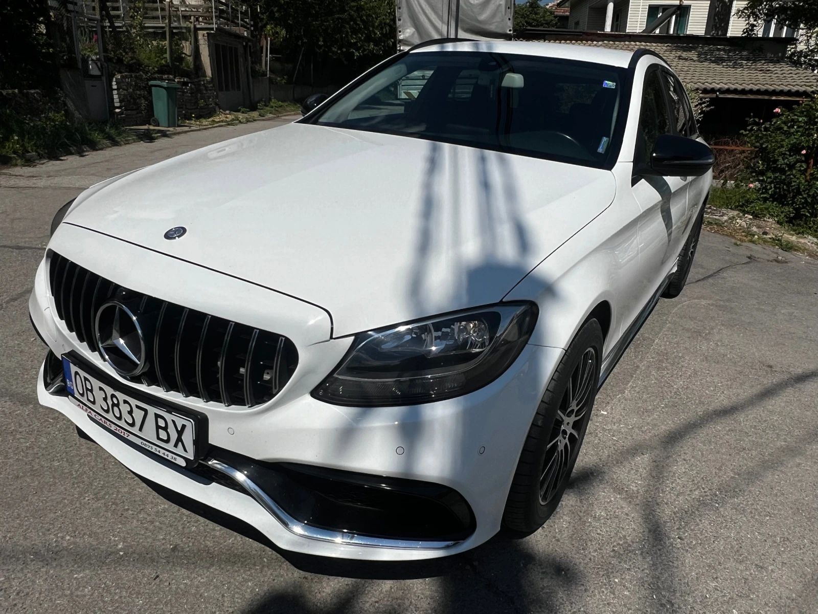 Mercedes-Benz C 180 AMG line, Burmester, напълно обслужен+ Каско - изображение 3