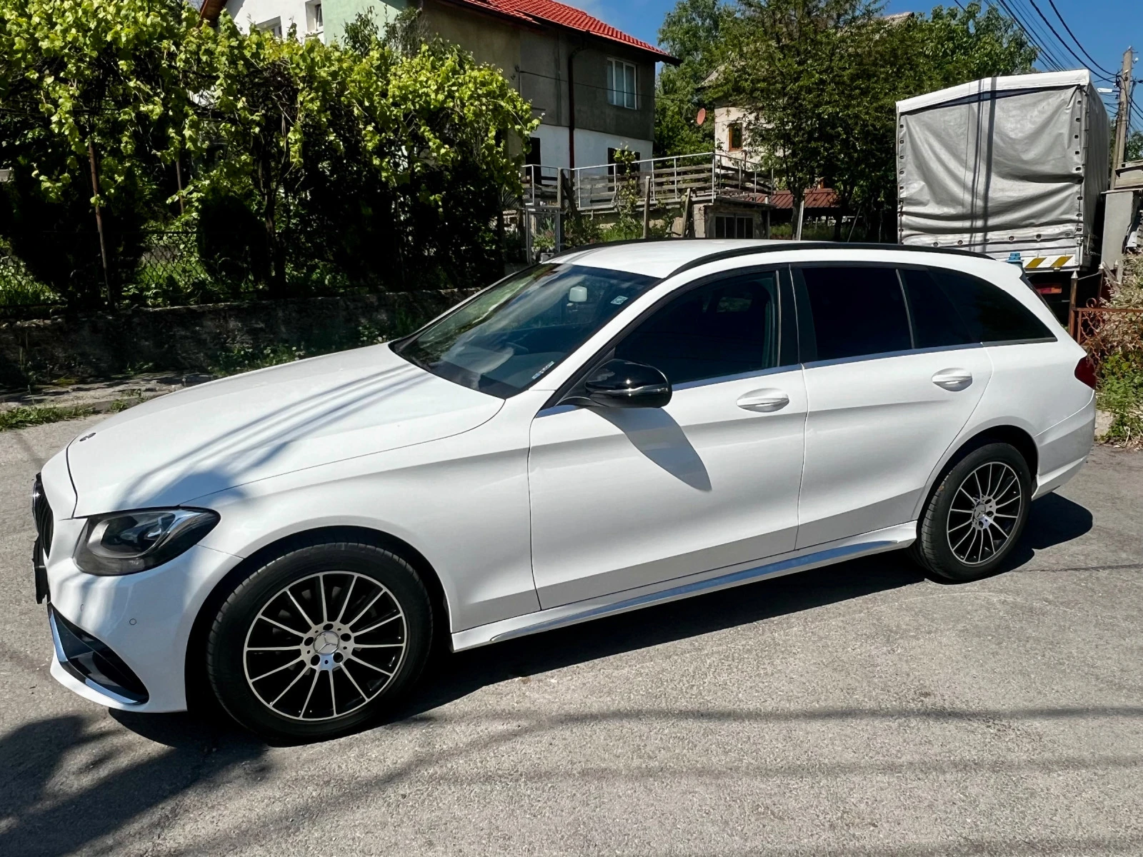 Mercedes-Benz C 180 AMG line, Burmester, напълно обслужен+ Каско - изображение 8