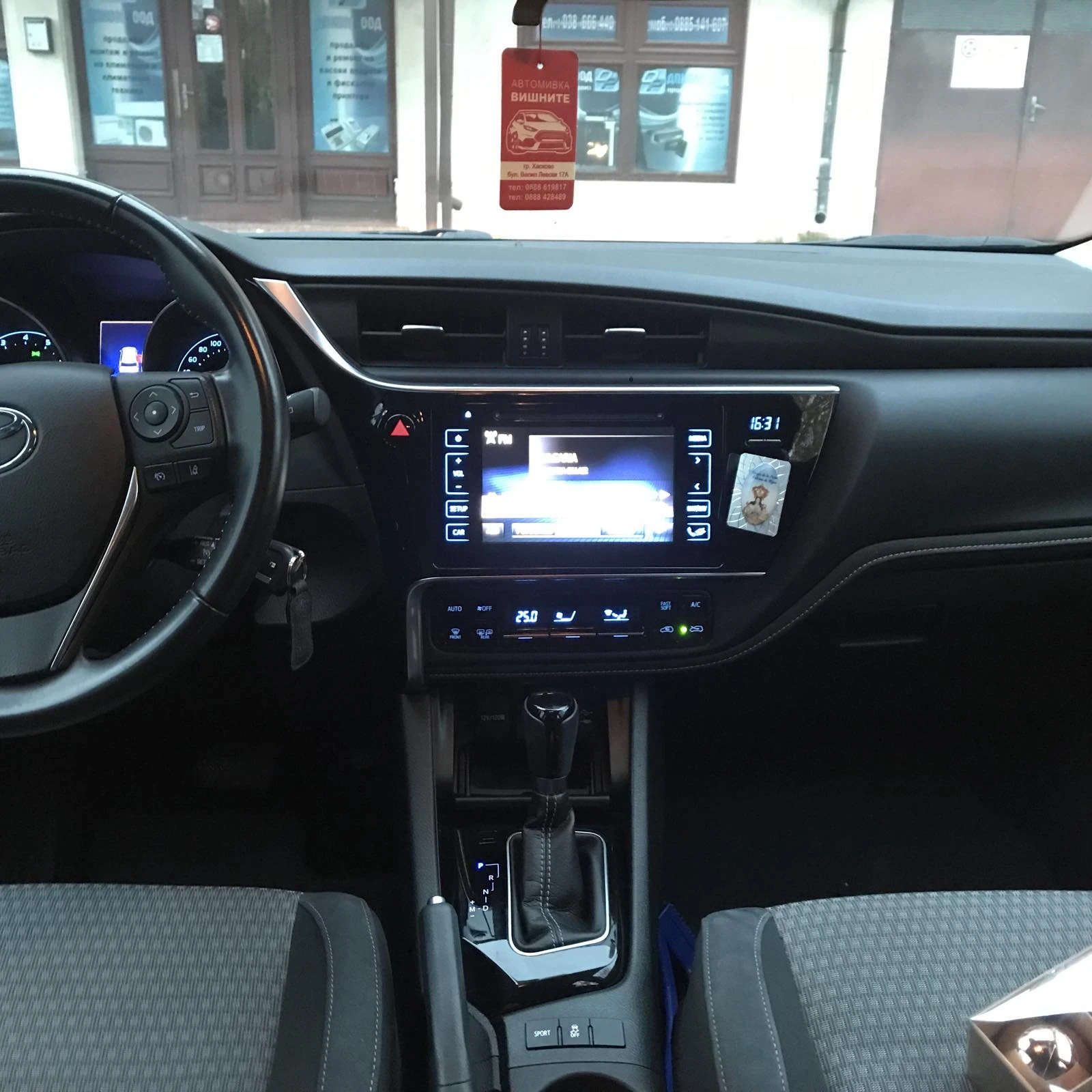 Toyota Auris  - изображение 6