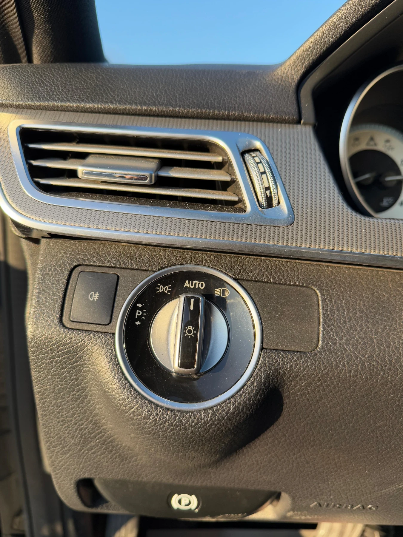 Mercedes-Benz E 220 9G TRONIC, КРАЙНА ЦЕНА - изображение 5