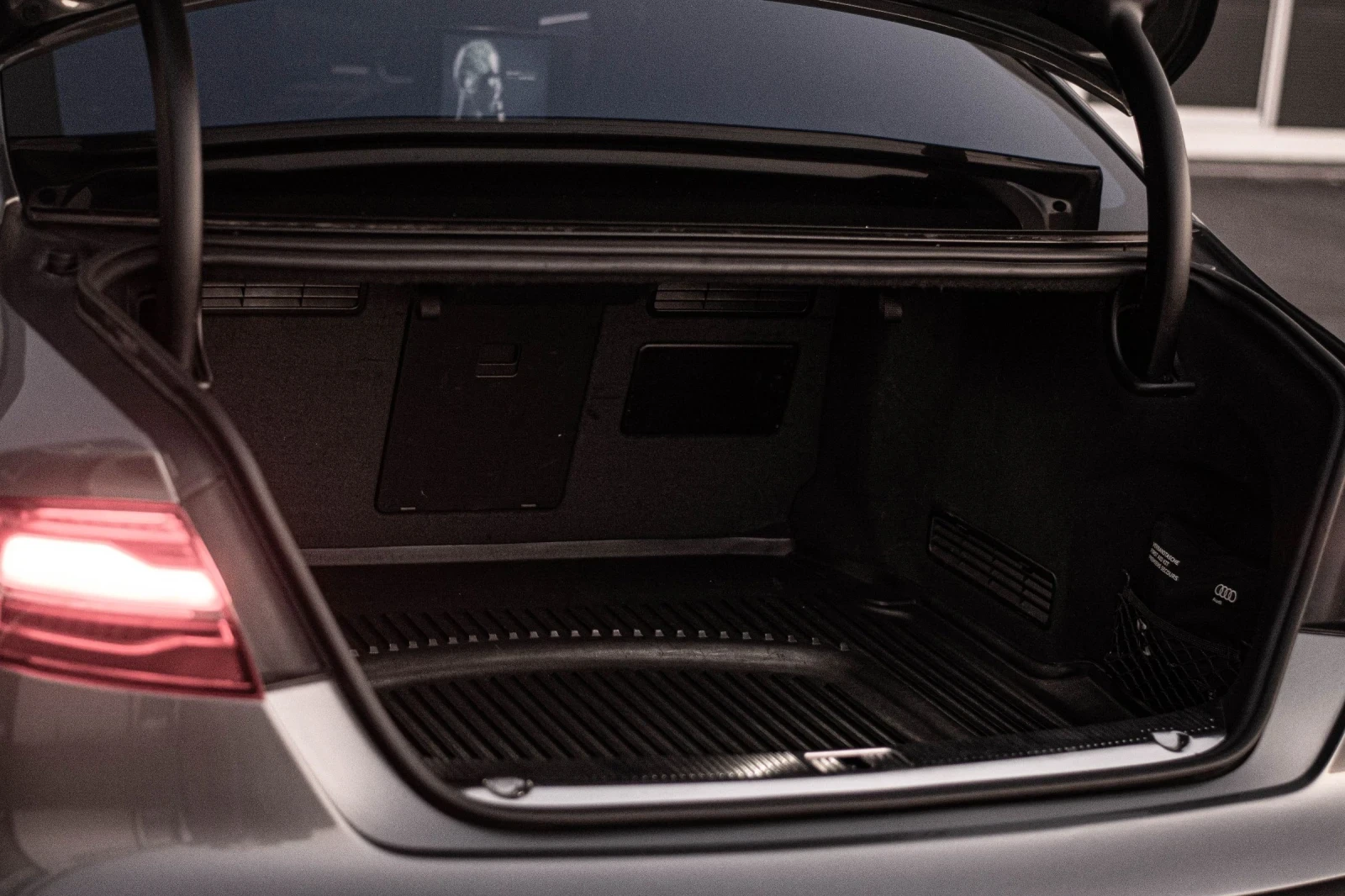 Audi A8 Long 4.2 TDI V8 - 2015 г. Quattro, Full Extras | Mobile.bg — изображение 16