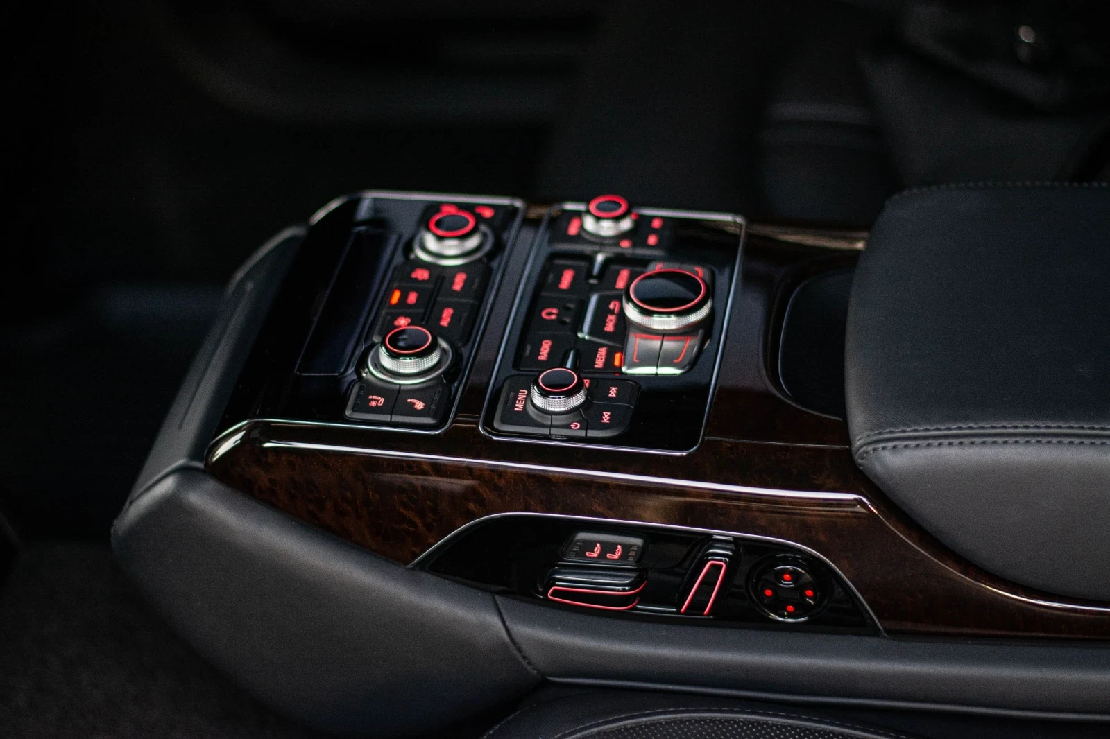 Audi A8 Long 4.2 TDI V8 - 2015 г. Quattro, Full Extras | Mobile.bg — изображение 15