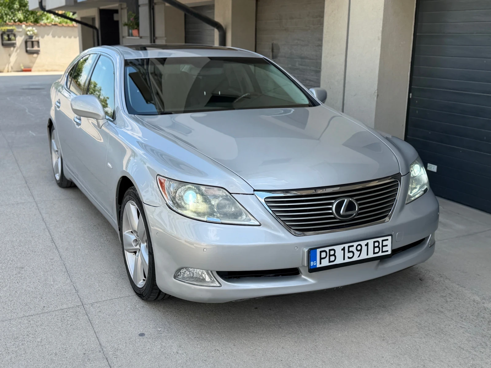 Lexus LS 460