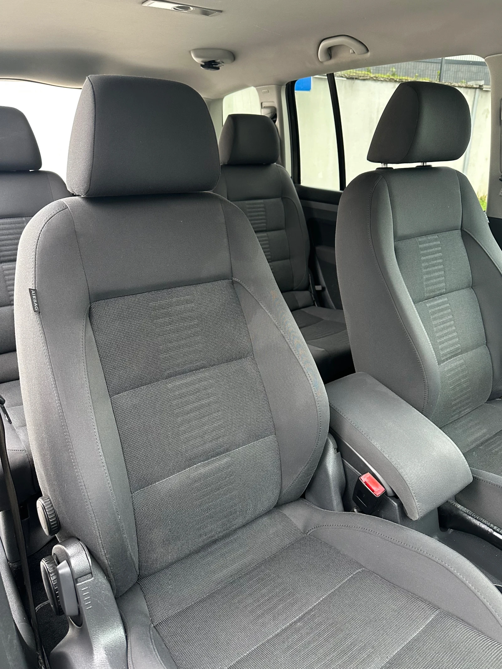 VW Touran 1.9TDI 105к.с. , снимка 11 - Автомобили и джипове - 53780772