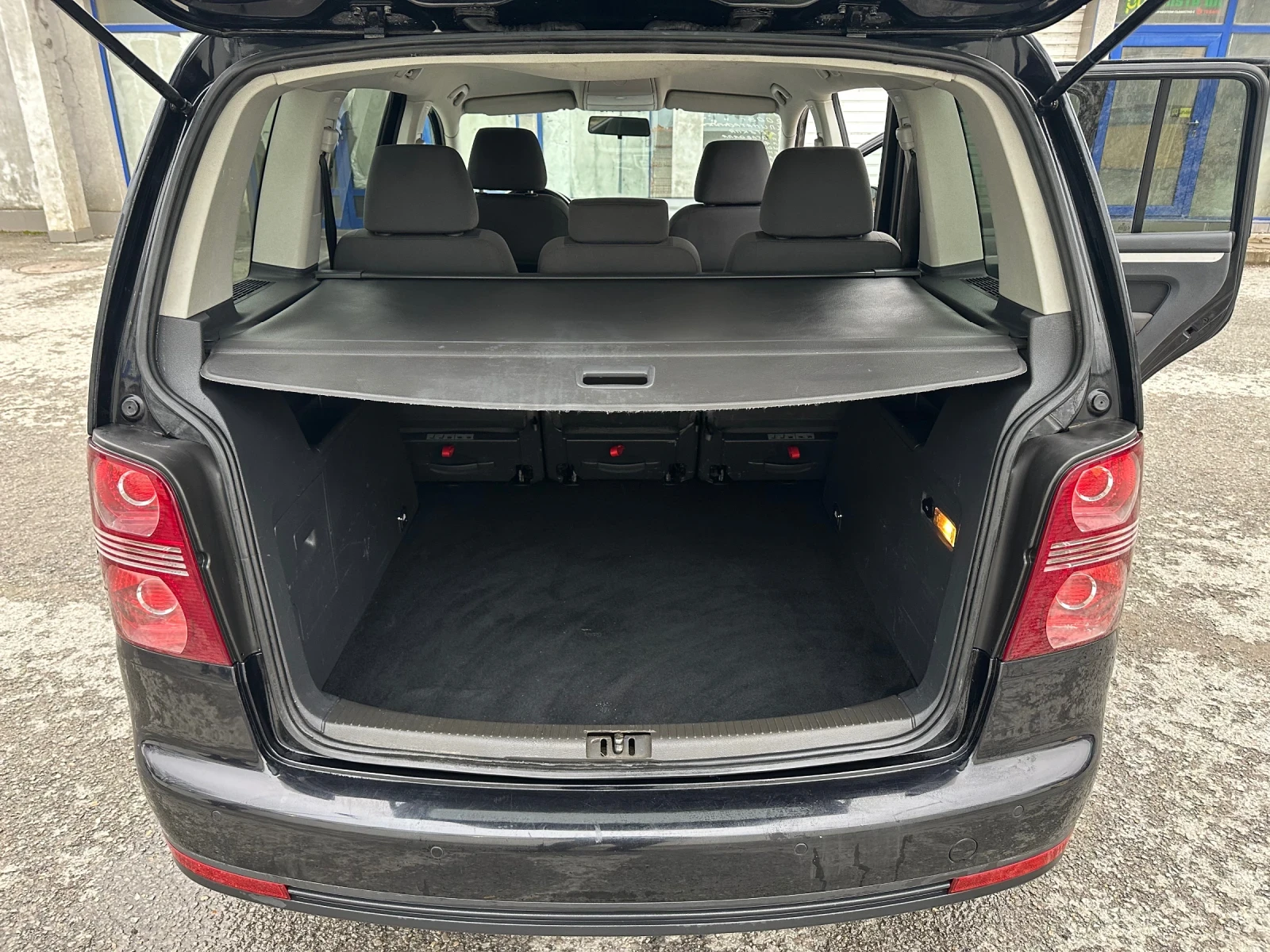 VW Touran 1.9TDI 105к.с. , снимка 13 - Автомобили и джипове - 53780772