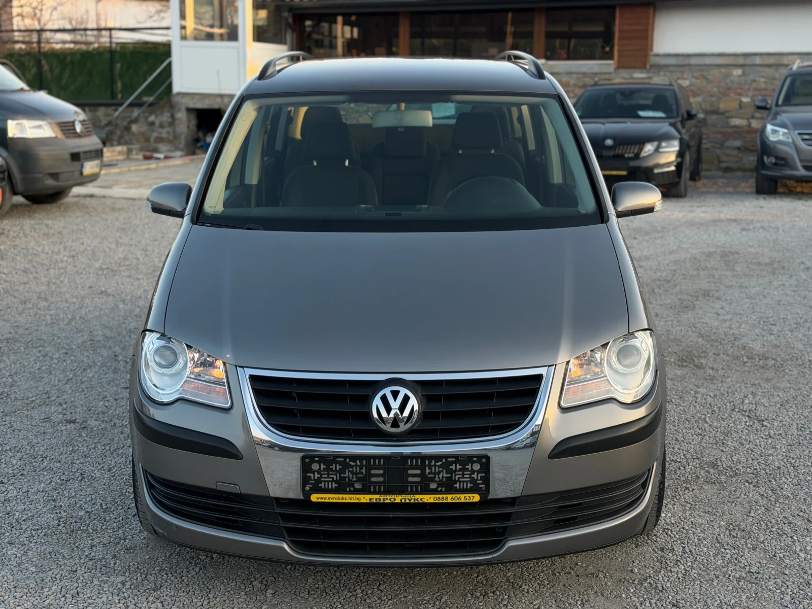 VW Touran 1.9TDI 105кс 6с 7-места КЛИМАТРОНИК НАВИ , снимка 2 - Автомобили и джипове - 53872080