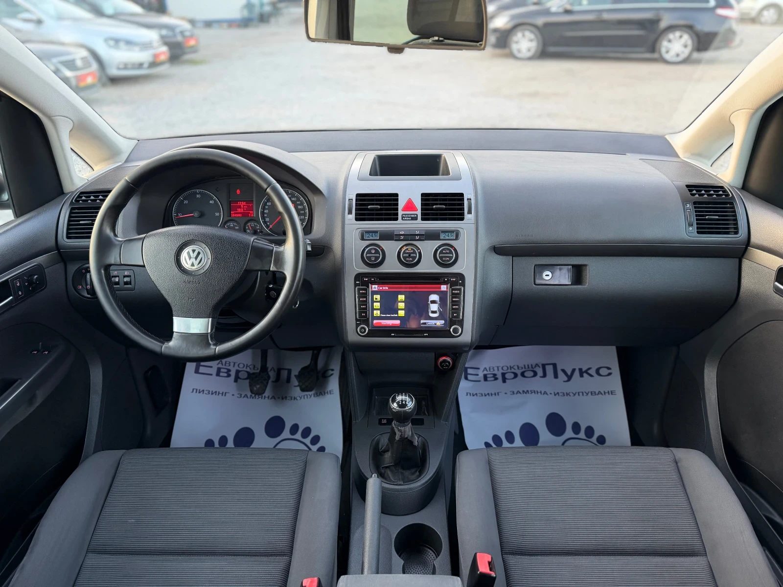 VW Touran 1.9TDI 105кс 6с 7-места КЛИМАТРОНИК НАВИ , снимка 9 - Автомобили и джипове - 53872080