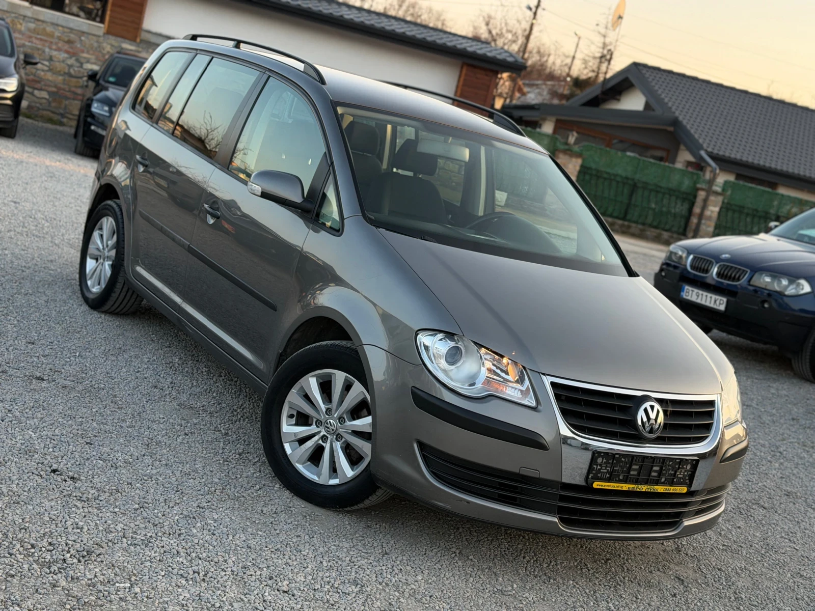 VW Touran 1.9TDI 105кс 6с 7-места КЛИМАТРОНИК НАВИ  | Auto.bg — изображение 1