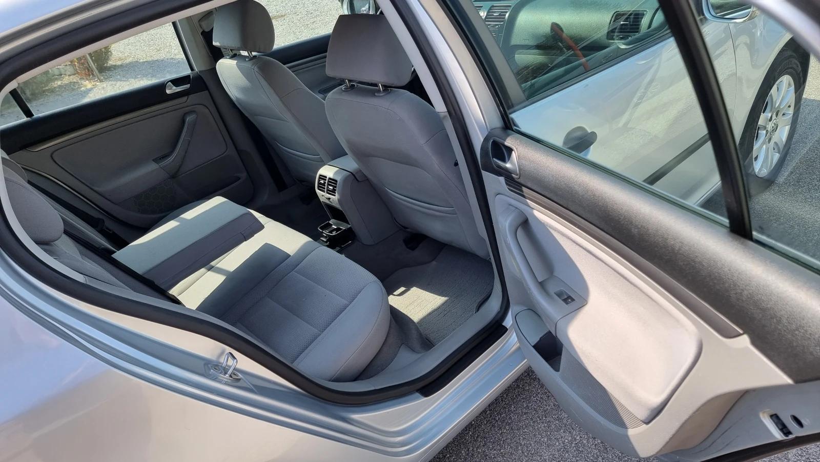 VW Golf 1.6i  Euro4, снимка 9 - Автомобили и джипове - 53873153