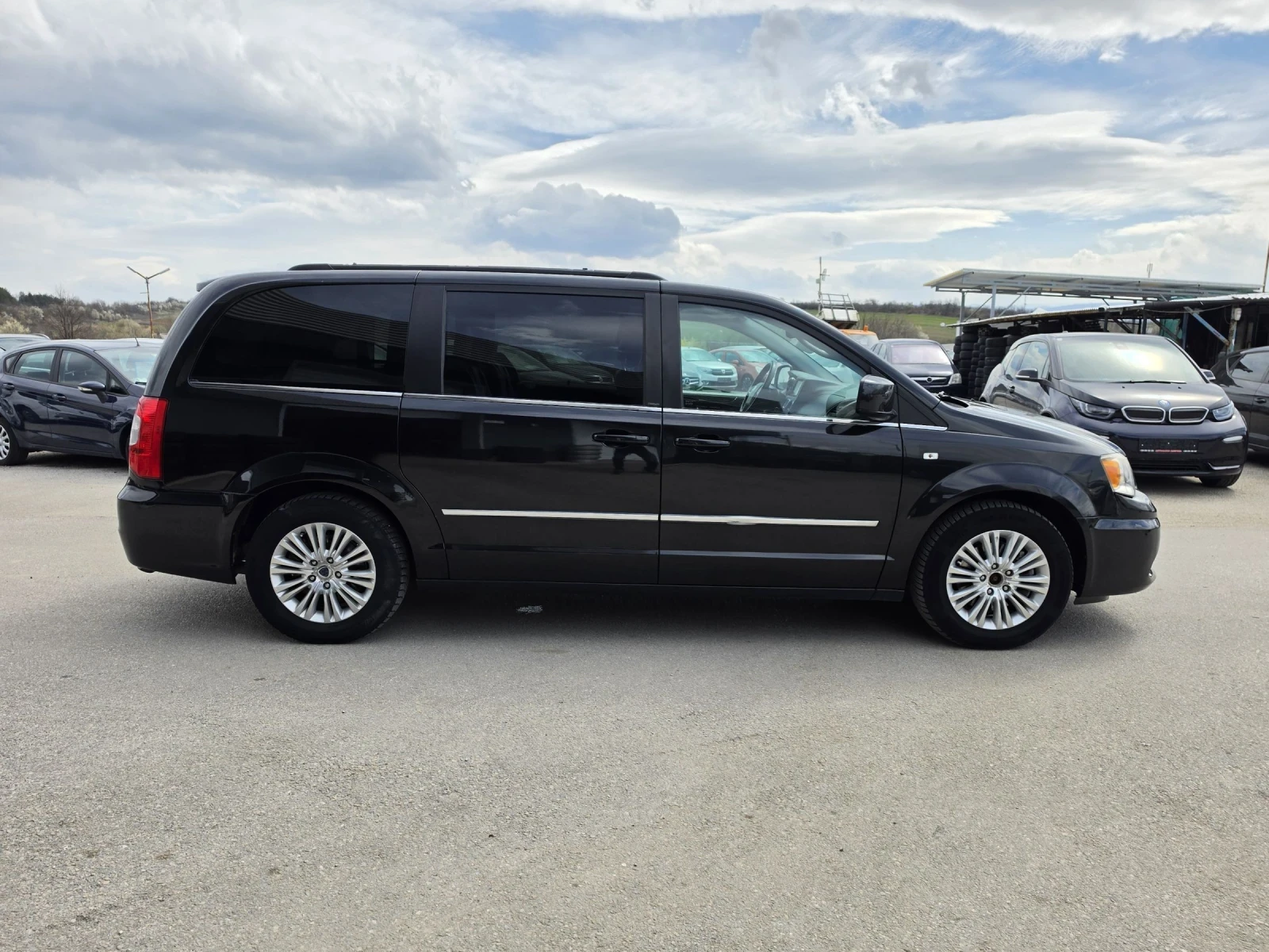 Lancia Voyager 2.8GRDI, снимка 8 - Автомобили и джипове - 53989785