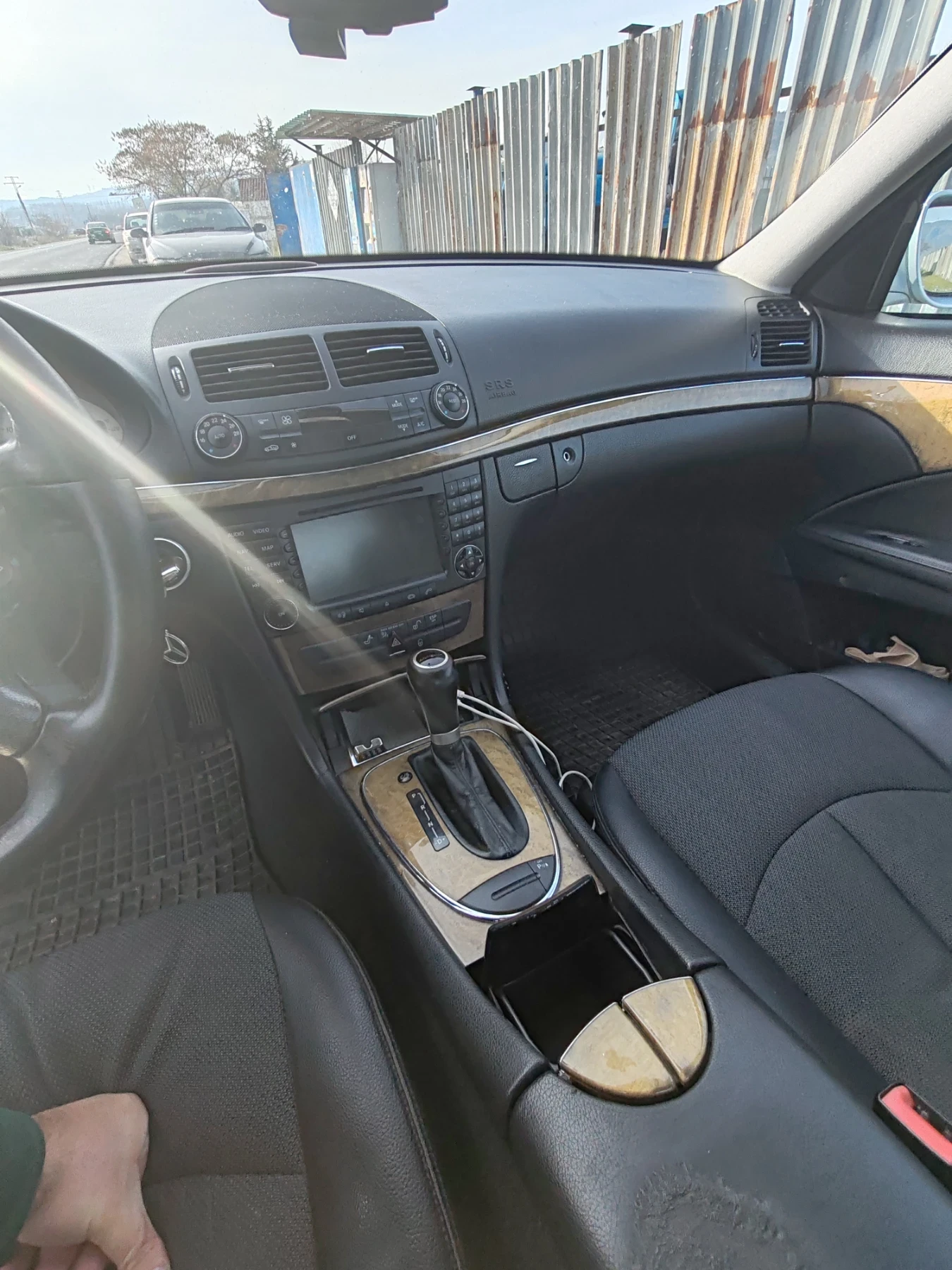 Mercedes-Benz E 320, снимка 2 - Автомобили и джипове - 54108268