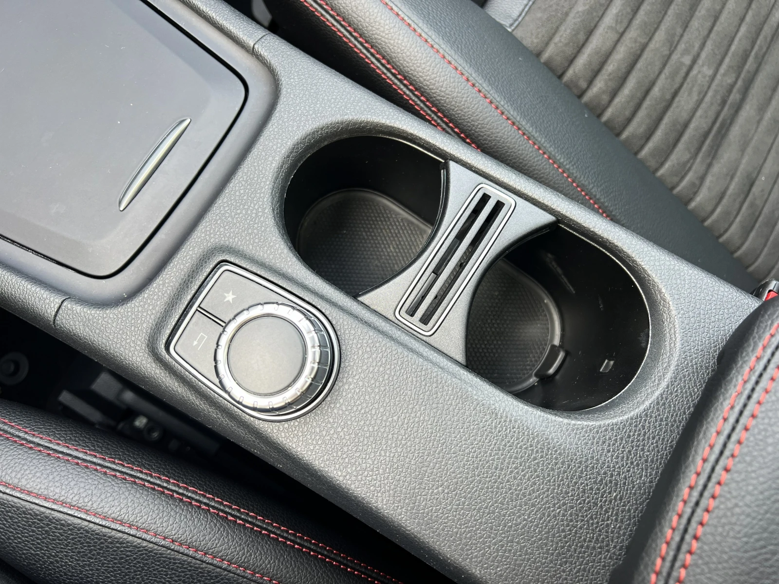 Mercedes-Benz CLA 220 CDI/AMG/PANORAMA/CAMERA/AMG PERFORMANCE/, снимка 15 - Автомобили и джипове - 54258278