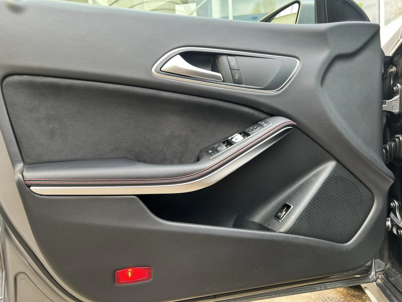 Mercedes-Benz CLA 220 CDI/AMG/PANORAMA/CAMERA/AMG PERFORMANCE/, снимка 9 - Автомобили и джипове - 54258278