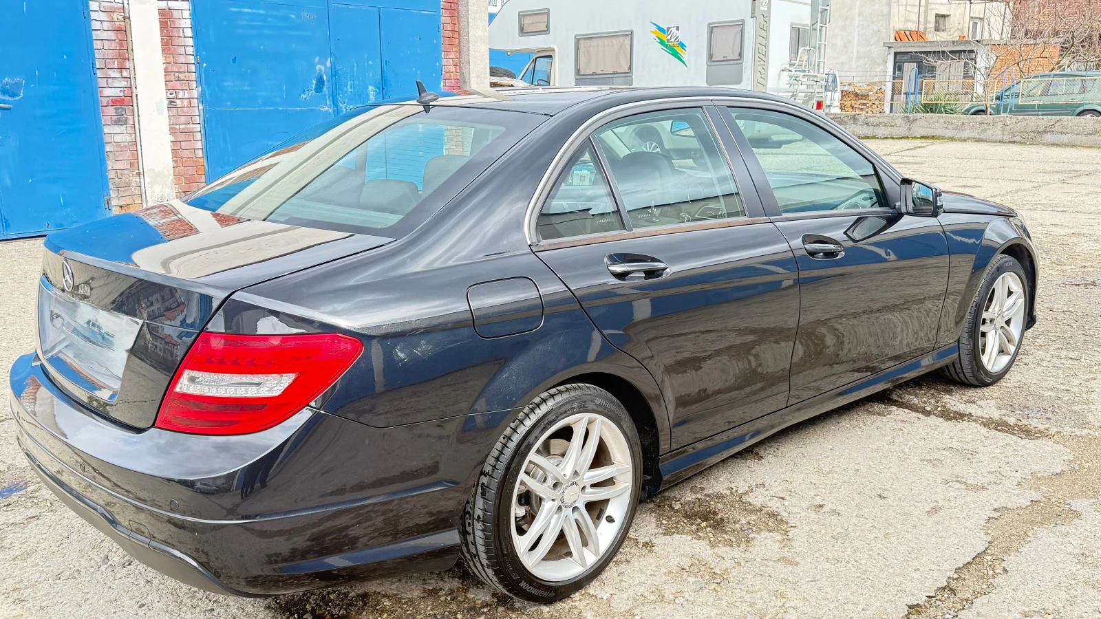 Mercedes-Benz C 220, снимка 6 - Автомобили и джипове - 54427673