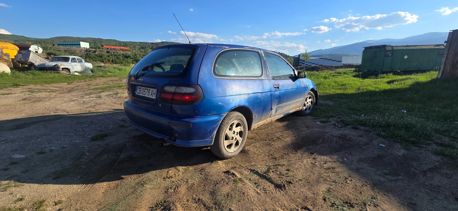 Nissan Almera 1.4, снимка 4 - Автомобили и джипове - 54497053