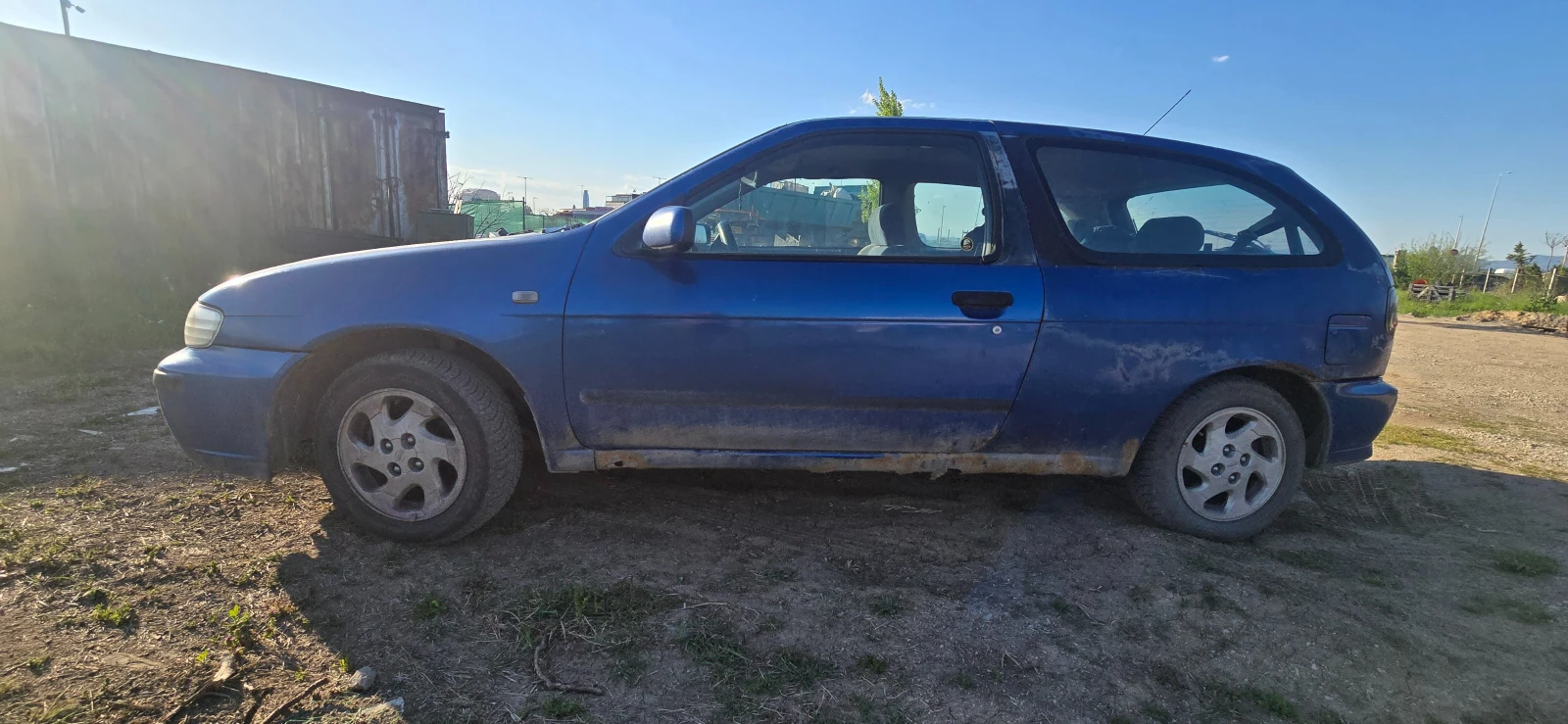 Nissan Almera 1.4, снимка 2 - Автомобили и джипове - 54497053