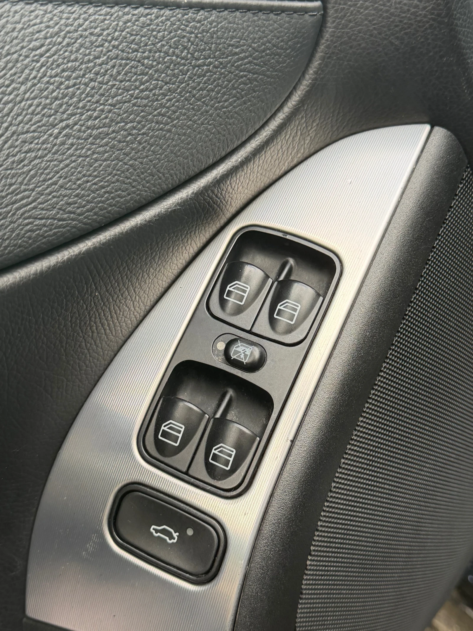 Mercedes-Benz C 270, снимка 6 - Автомобили и джипове - 54903251