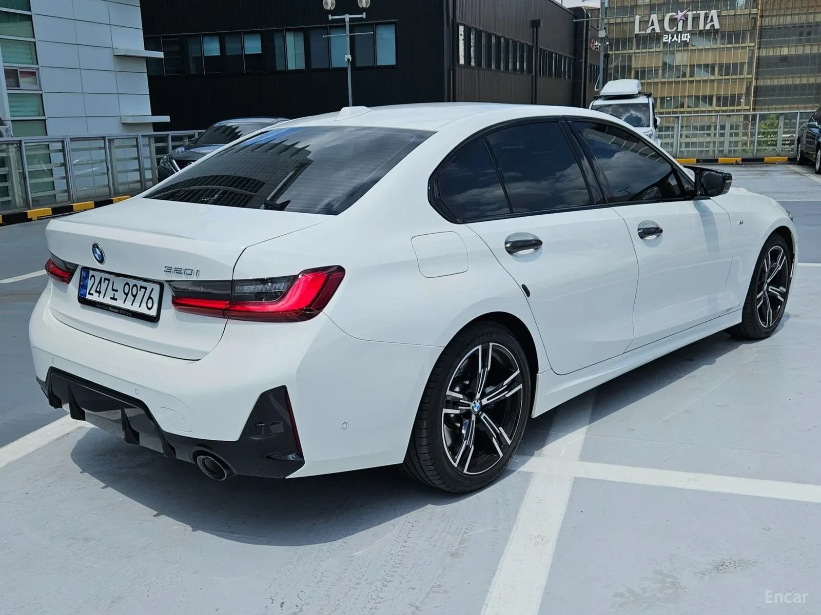 BMW 320, снимка 2 - Автомобили и джипове - 55057323