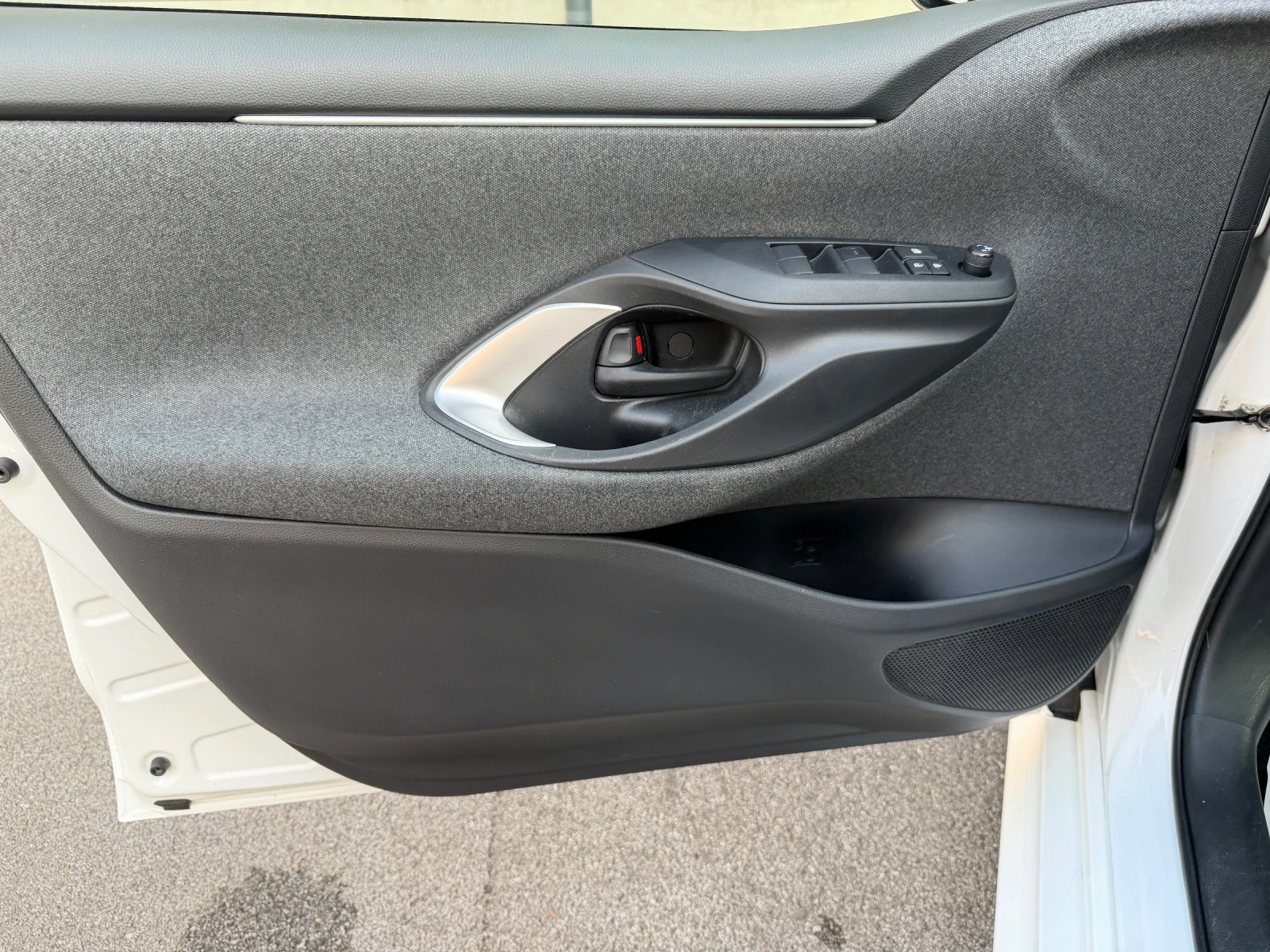 Toyota Yaris 1.5 HYBRID 33000��! �����������! | Mobile.bg � ����������� 12