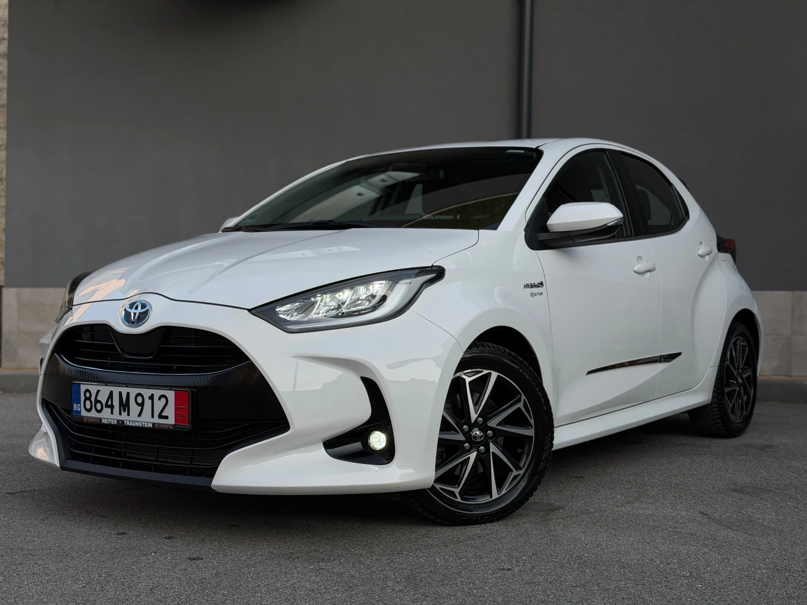 Toyota Yaris 1.5 HYBRID 33000км! Гаранционна!