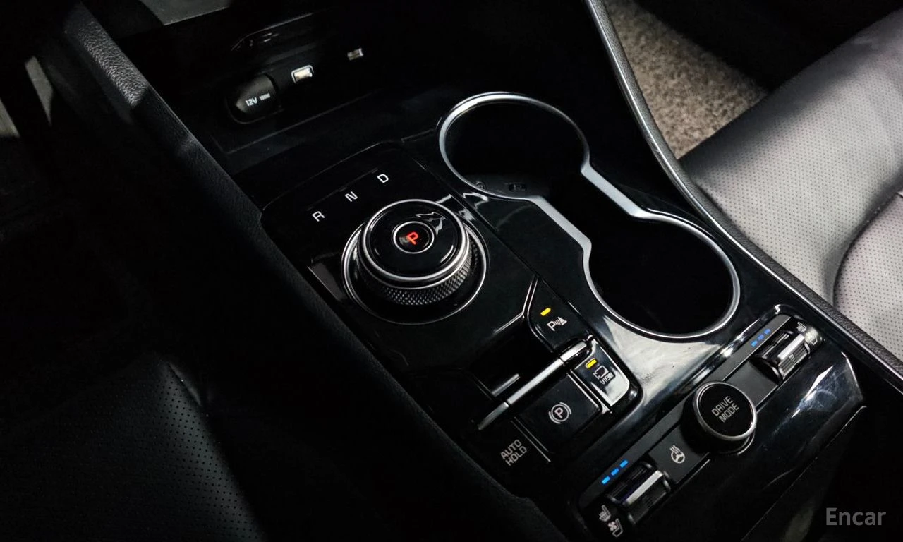 Kia K5 2.0 Hybrid Noblesse* DISTRONIC* 360* ОБДУХВАНЕ*  , снимка 13 - Автомобили и джипове - 55309472