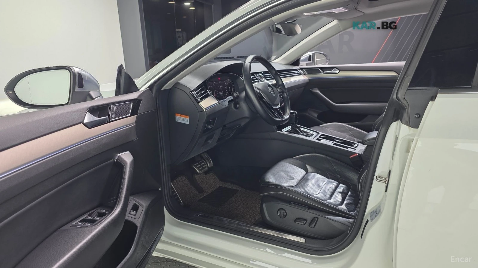 VW Arteon PREMIUM* 2.0TDI* DISTRONIC* ПОДГРЕВ* КАМЕРА* ОБДУХ, снимка 8 - Автомобили и джипове - 55898429