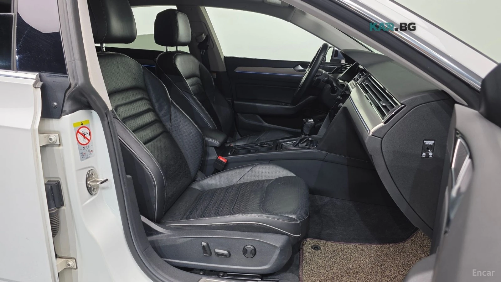 VW Arteon PREMIUM* 2.0TDI* DISTRONIC* ПОДГРЕВ* КАМЕРА* ОБДУХ, снимка 9 - Автомобили и джипове - 55898429