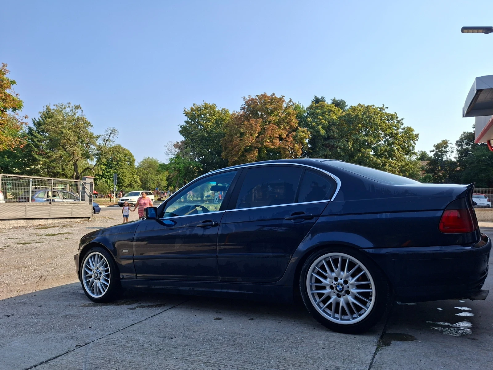 BMW 320, снимка 6 - Автомобили и джипове - 56049652