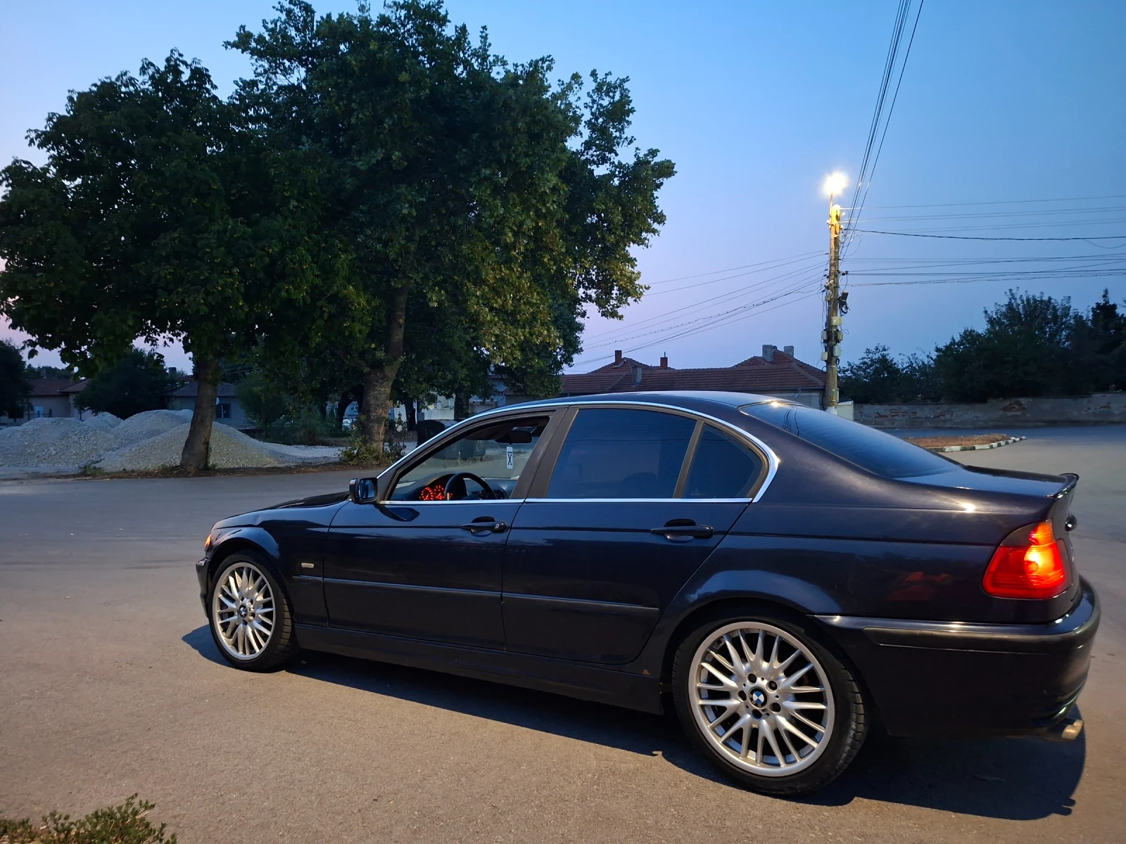 BMW 320, снимка 2 - Автомобили и джипове - 56049652