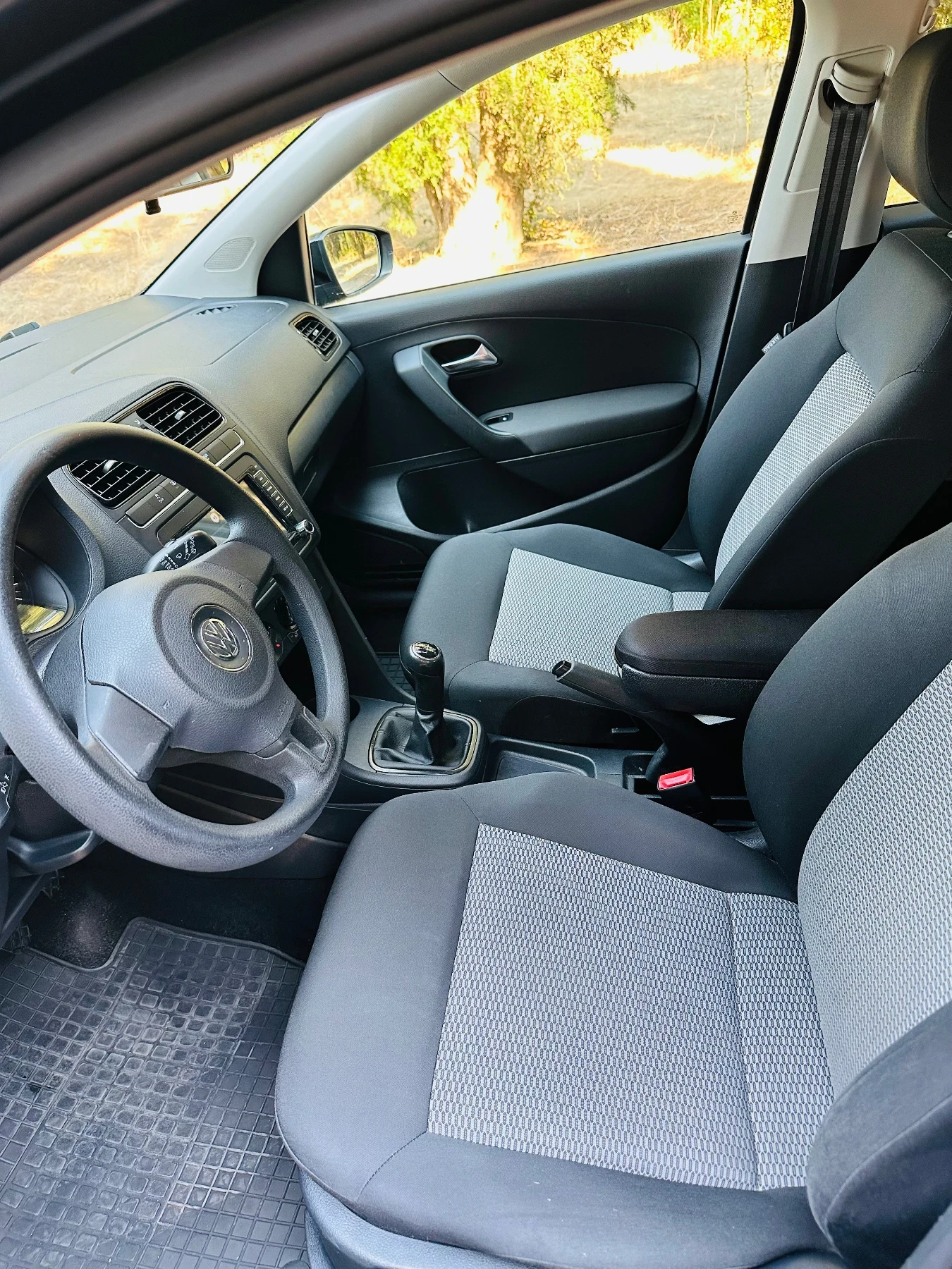 VW Polo 1.2i, снимка 6 - Автомобили и джипове - 56073065