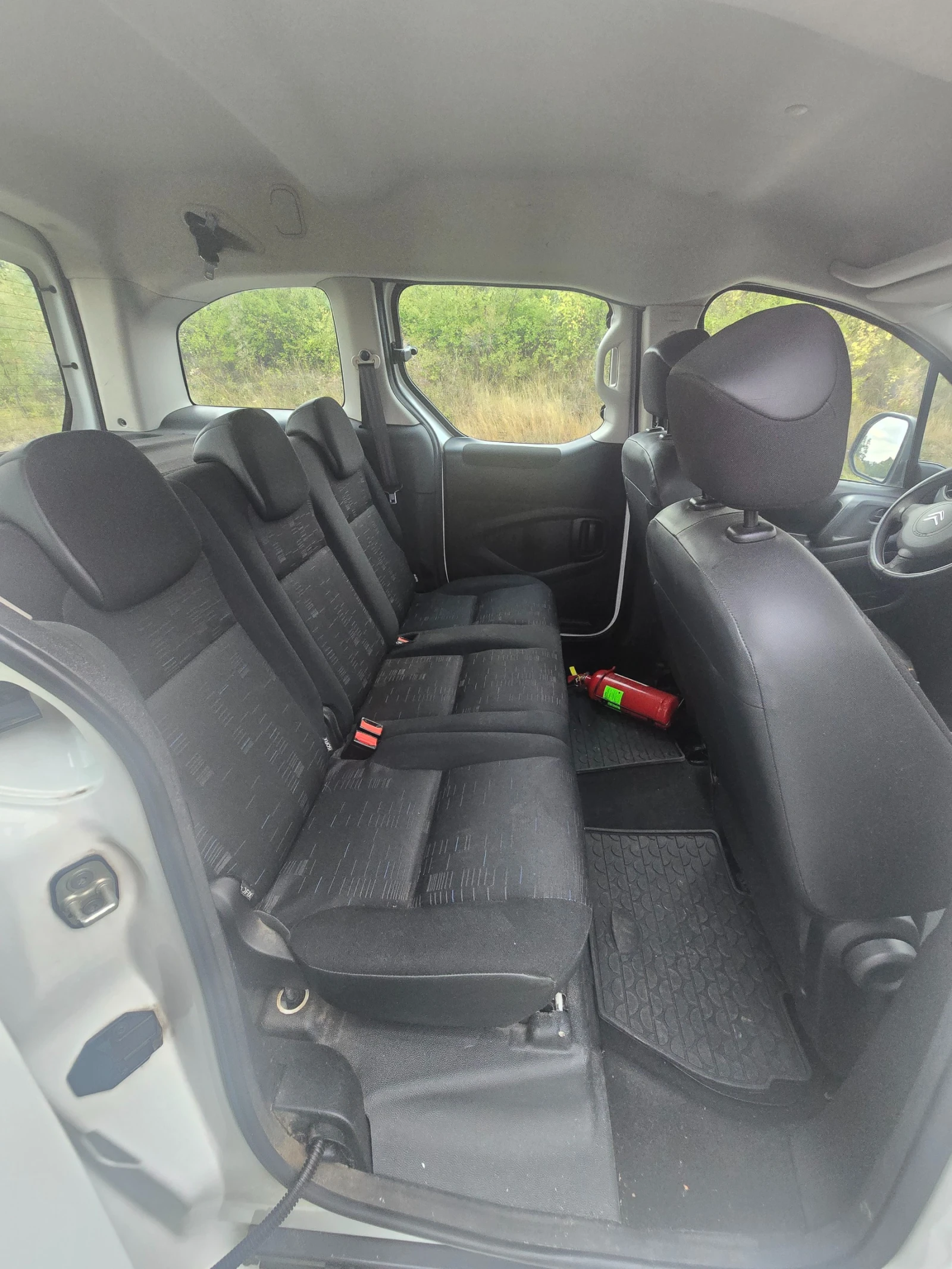 Citroen Berlingo 1.6HDI, снимка 9 - Автомобили и джипове - 56185161