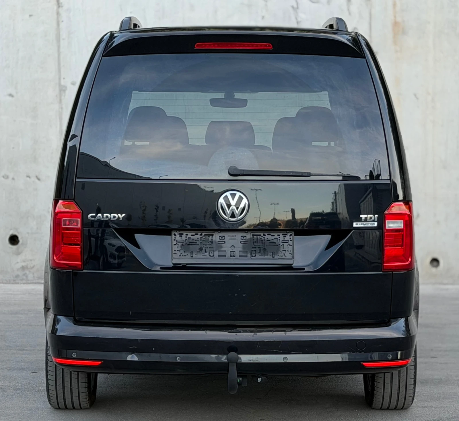 VW Caddy 2.0TDi * Maxi* * 2 странични врати* Климатроник, снимка 5 - Автомобили и джипове - 56363234