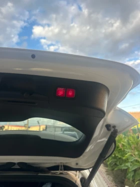 Mercedes-Benz GLB 200 4 matic, снимка 13
