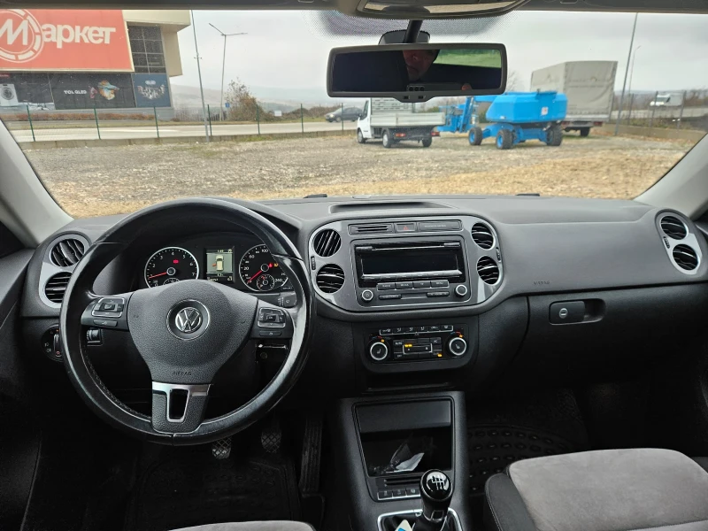 VW Tiguan 1.4 бензин, снимка 10 - Автомобили и джипове - 47397961