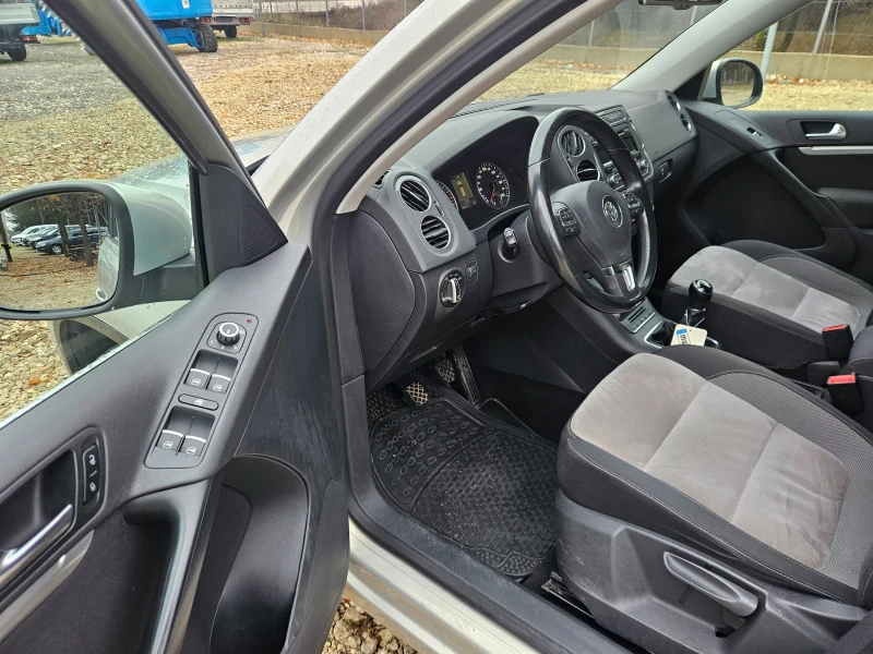 VW Tiguan 1.4 бензин, снимка 11 - Автомобили и джипове - 47397961