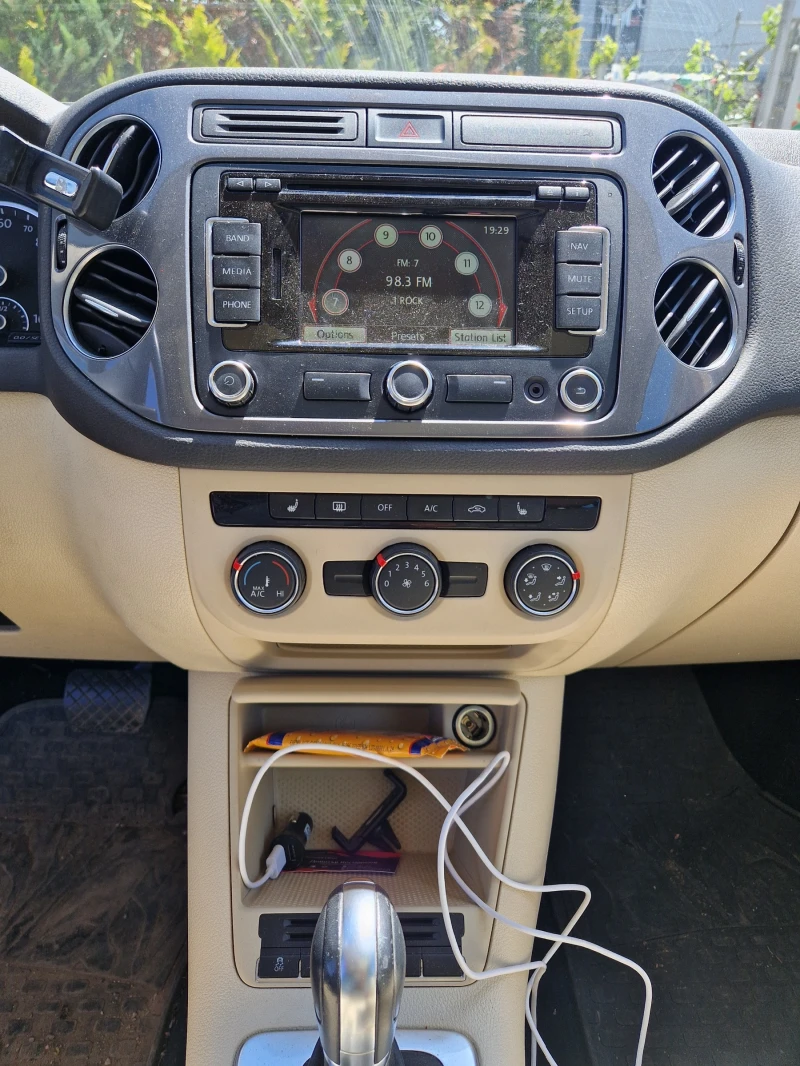 VW Tiguan 2.0TSI, снимка 9 - Автомобили и джипове - 50373847