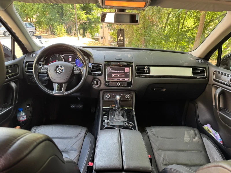 VW Touareg, снимка 10 - Автомобили и джипове - 52534138