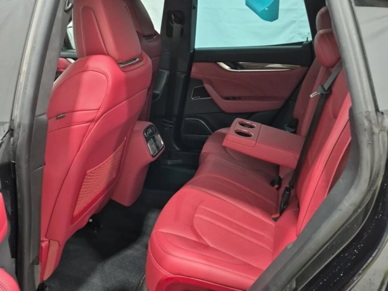 Maserati Levante * MODENA * CARFAX * БЕЗ ПЪРВОНАЧАЛНА ВНОСКА, снимка 12 - Автомобили и джипове - 52962472