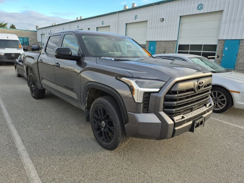 Toyota Tundra * LIMITED HYBRID CREW CAB SHORT BED * CARFAX * БЕЗ, снимка 2 - Автомобили и джипове - 53087028