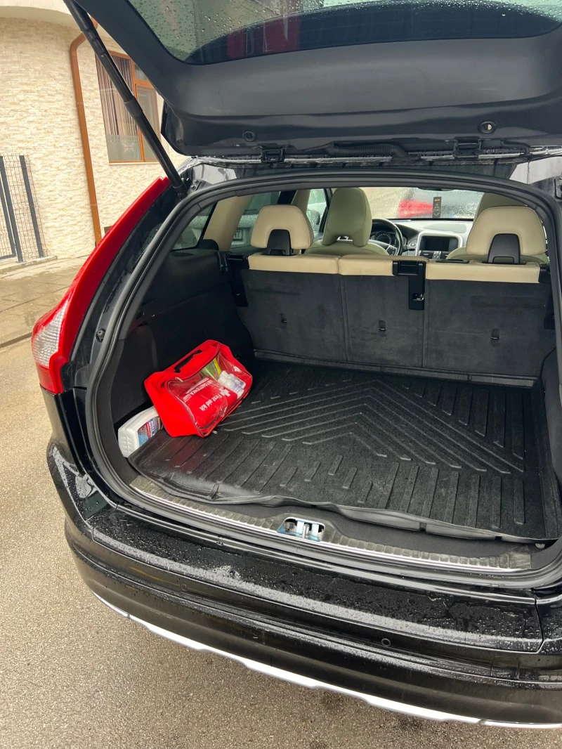 Volvo XC60 Volvo XC60 T6 DRIVE E PLATINUM със задвижване 4X4 , снимка 6 - Автомобили и джипове - 53473151