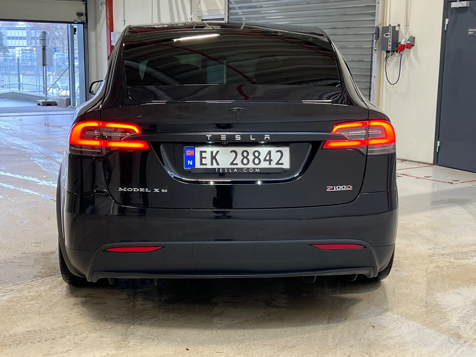 Tesla Model X P100D - изображение 3