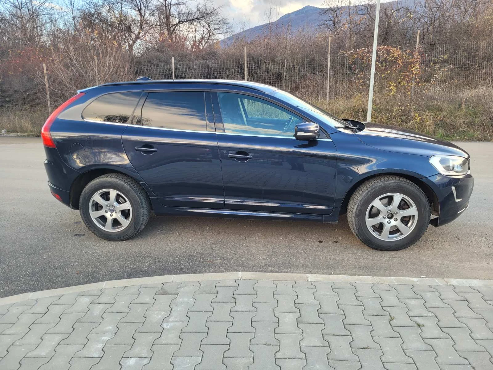 Volvo XC60 D4 181кс - изображение 4