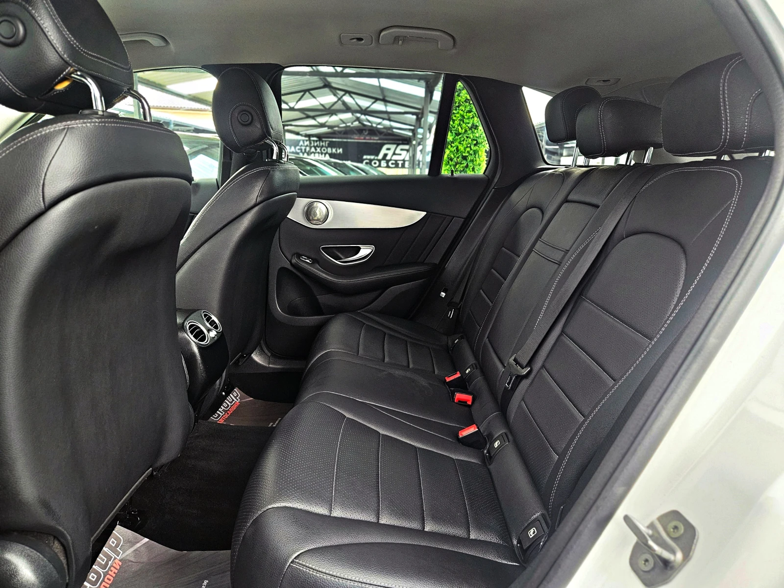 Mercedes-Benz GLC 220 AMG/9G TRONIC/GERMANY/AIRMATIC/BURMESTER/LIZING, снимка 16 - Автомобили и джипове - 53726084