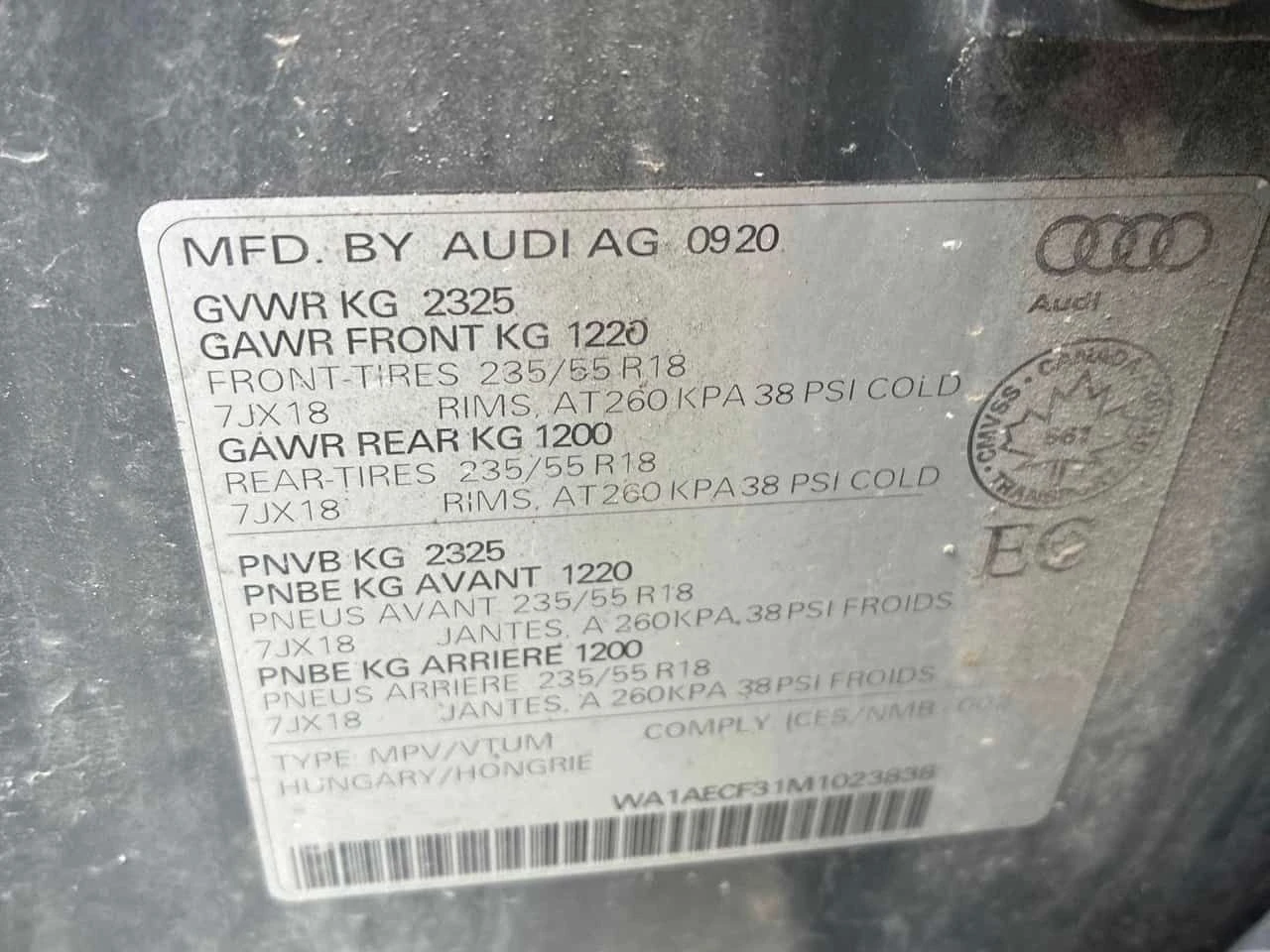 Audi Q3 * Komfort * DISTRONIC* PANORAMA* ПОДГРЕВИ* , снимка 11 - Автомобили и джипове - 54345975